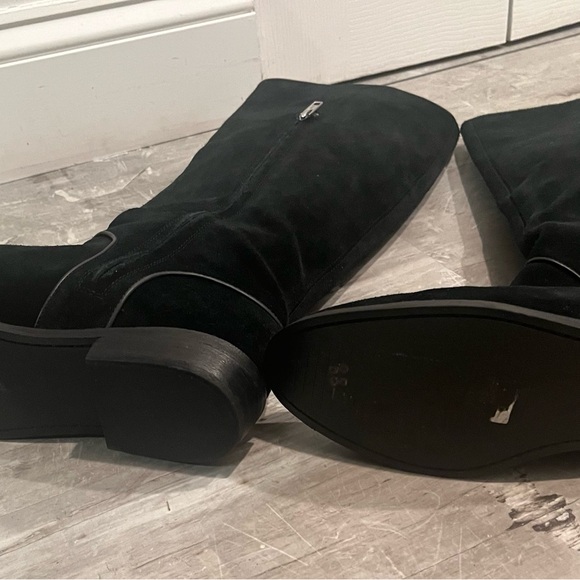 Elegant Black Knee-High Women's Boots - Picture 5 of 10